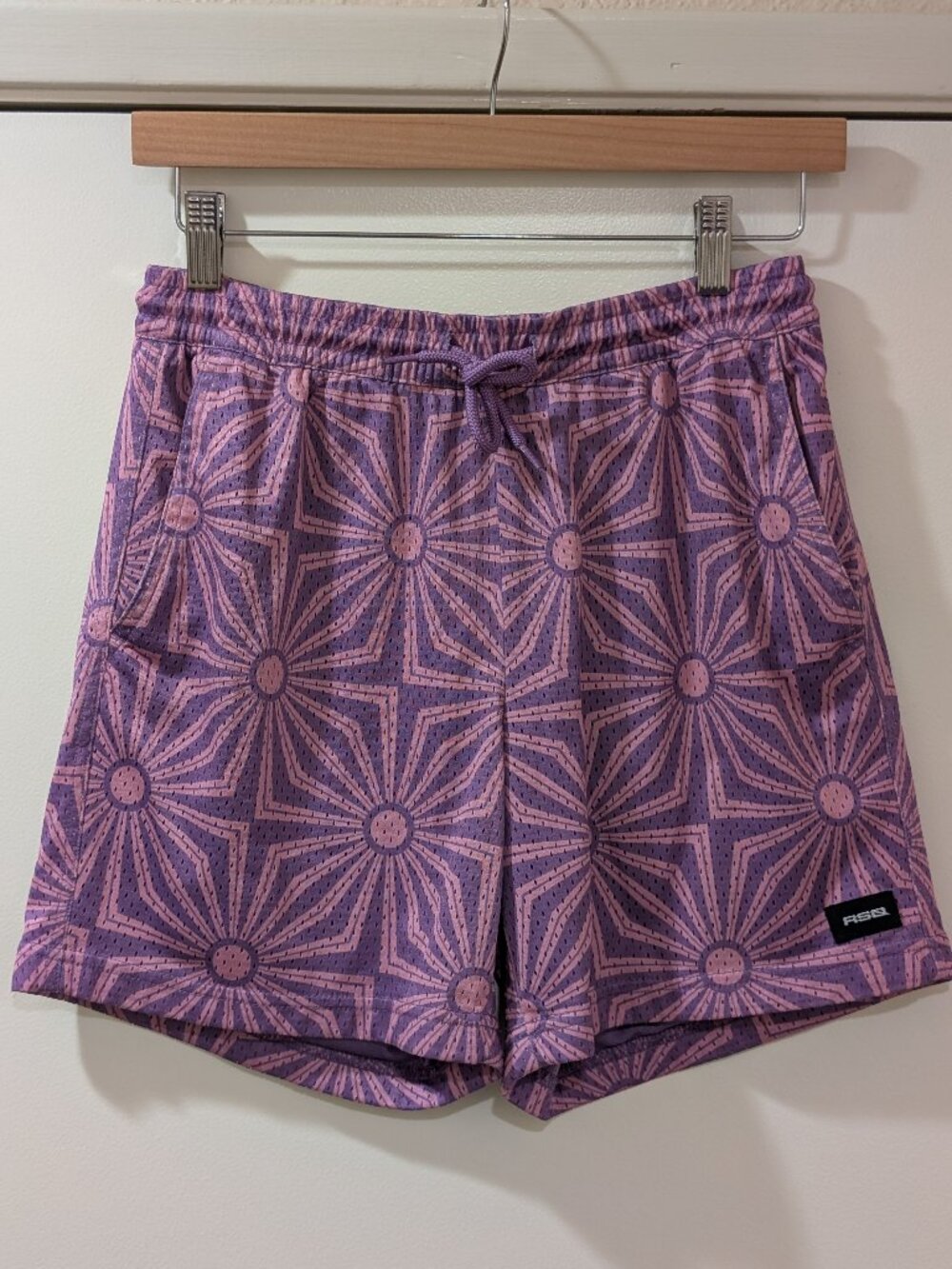 RSQ Purple Pink Geometric Mesh Shorts Lined Drawstring 6" Inseam Men Size Small